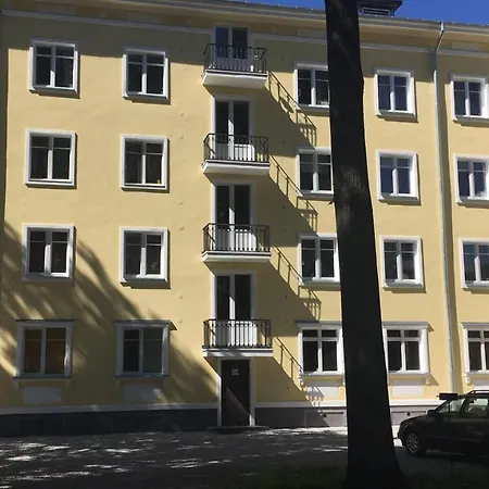 In The Centre With Free Gated Parking Apartamento