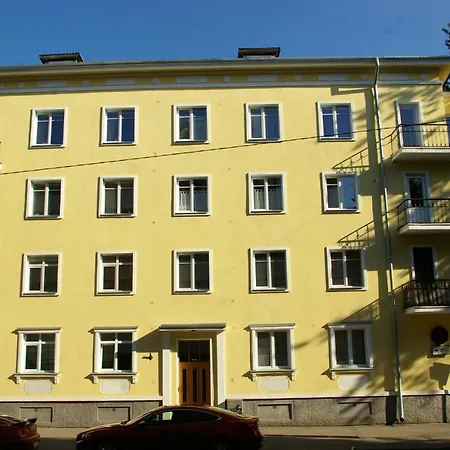 In The Centre With Free Gated Parking *