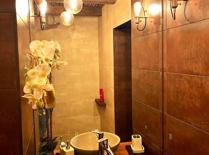 Apartment In The Centre With Free Gated Parking