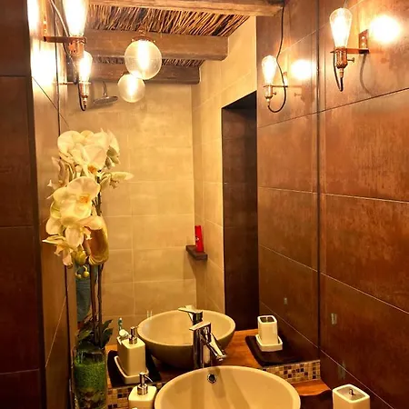 Appartement In The Centre With Free Gated Parking