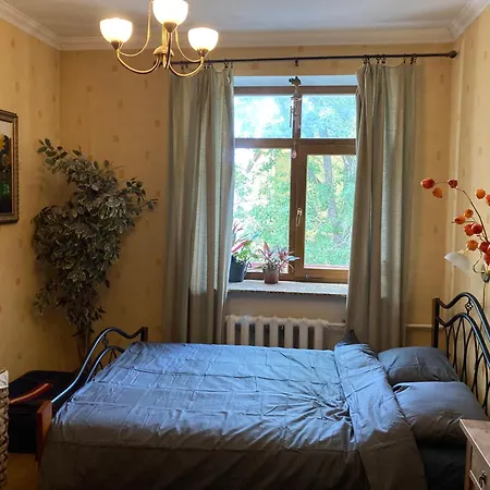 In The Centre With Free Gated Parking *