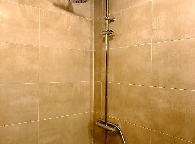 In The Centre With Free Gated Parking